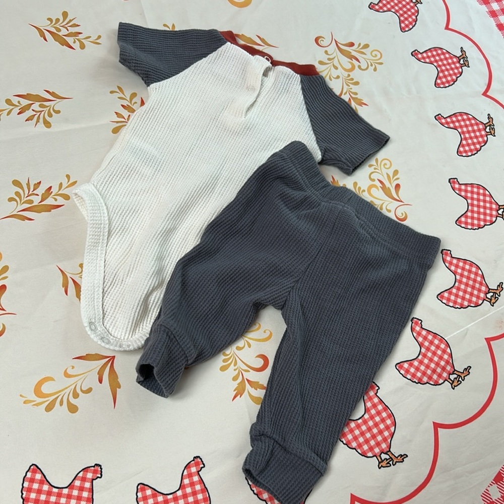 Matching Thermal Little Rickys Onesie and Pants Set “Don’t Moose With Me! 6 Mo. - Picture 2 of 8